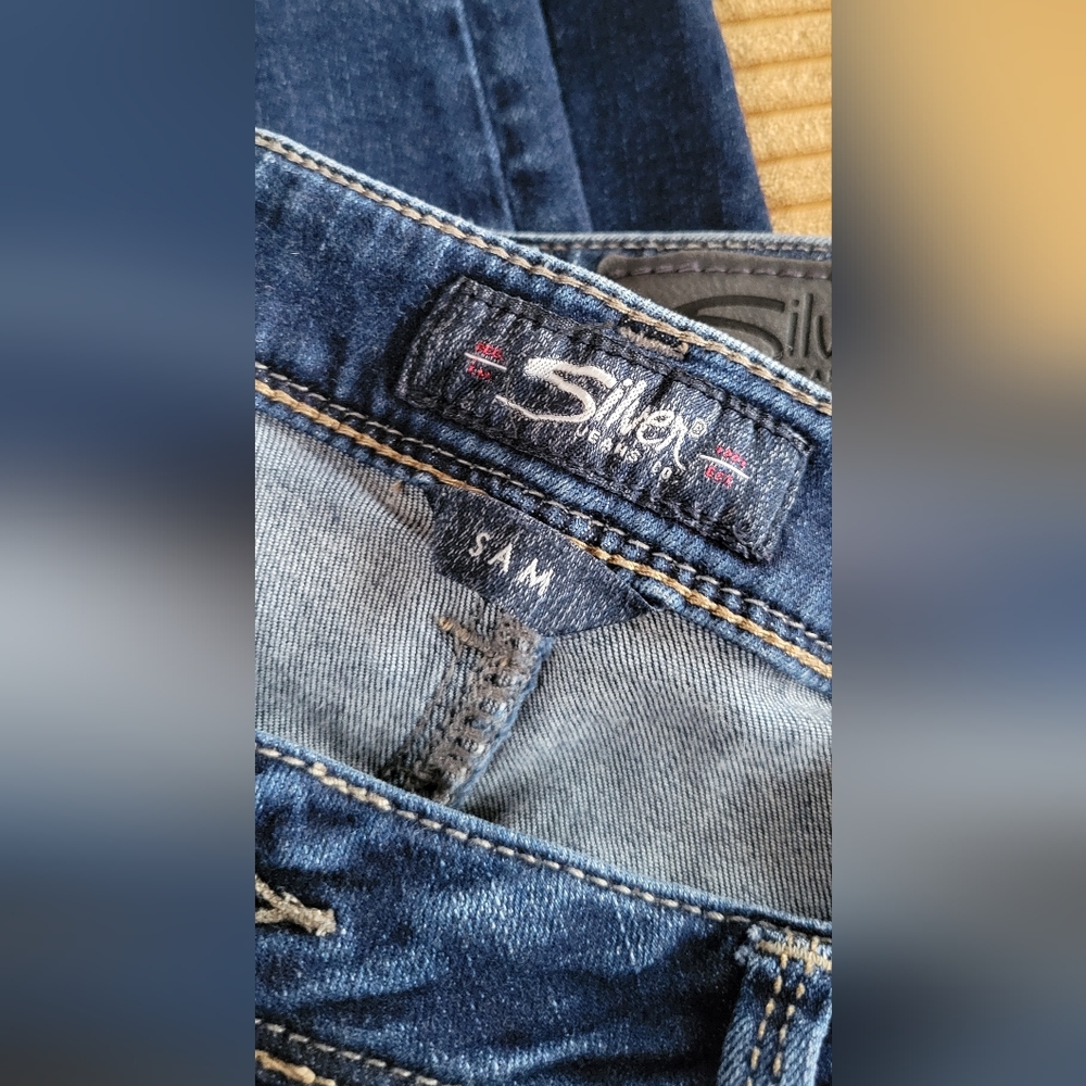 Maurices Silvers dark blue Jean, size 20regular